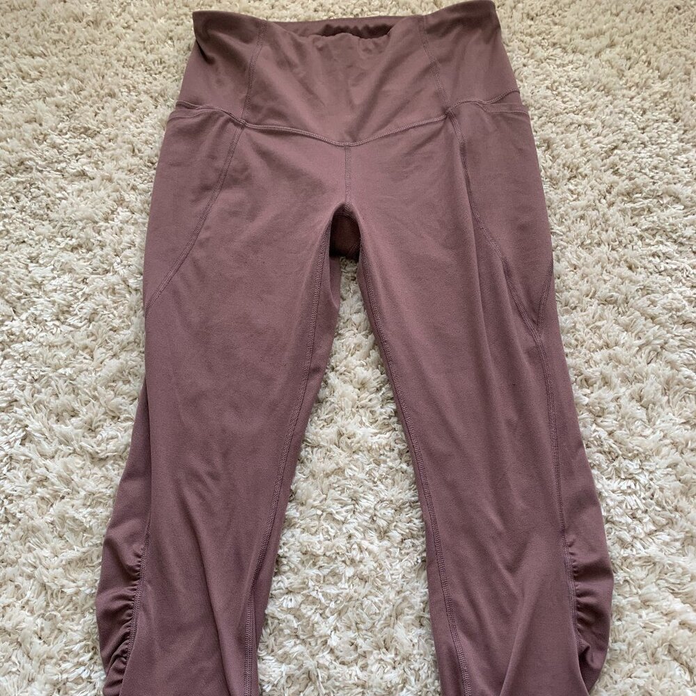 All in Motion 7/8 length leggings with pockets size L
